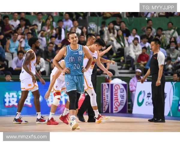 深圳篮球队灵活性排名第八展现出色团队实力与潜力 深圳篮球队灵活性排名第八展现出色团队实力与潜力