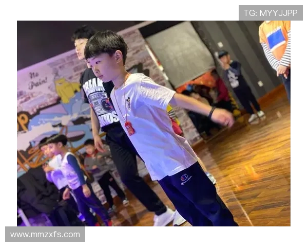 深圳街舞队荣登全国街舞技术排行榜第七名引发热议 深圳街舞队荣登全国街舞技术排行榜第七名引发热议