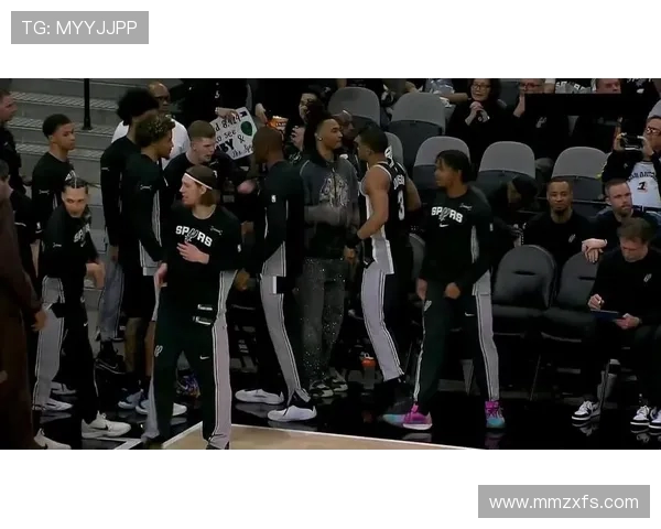 今天灰熊与马刺的精彩对决比分如何揭晓了哪些精彩瞬间 今天灰熊与马刺的精彩对决比分如何揭晓了哪些精彩瞬间